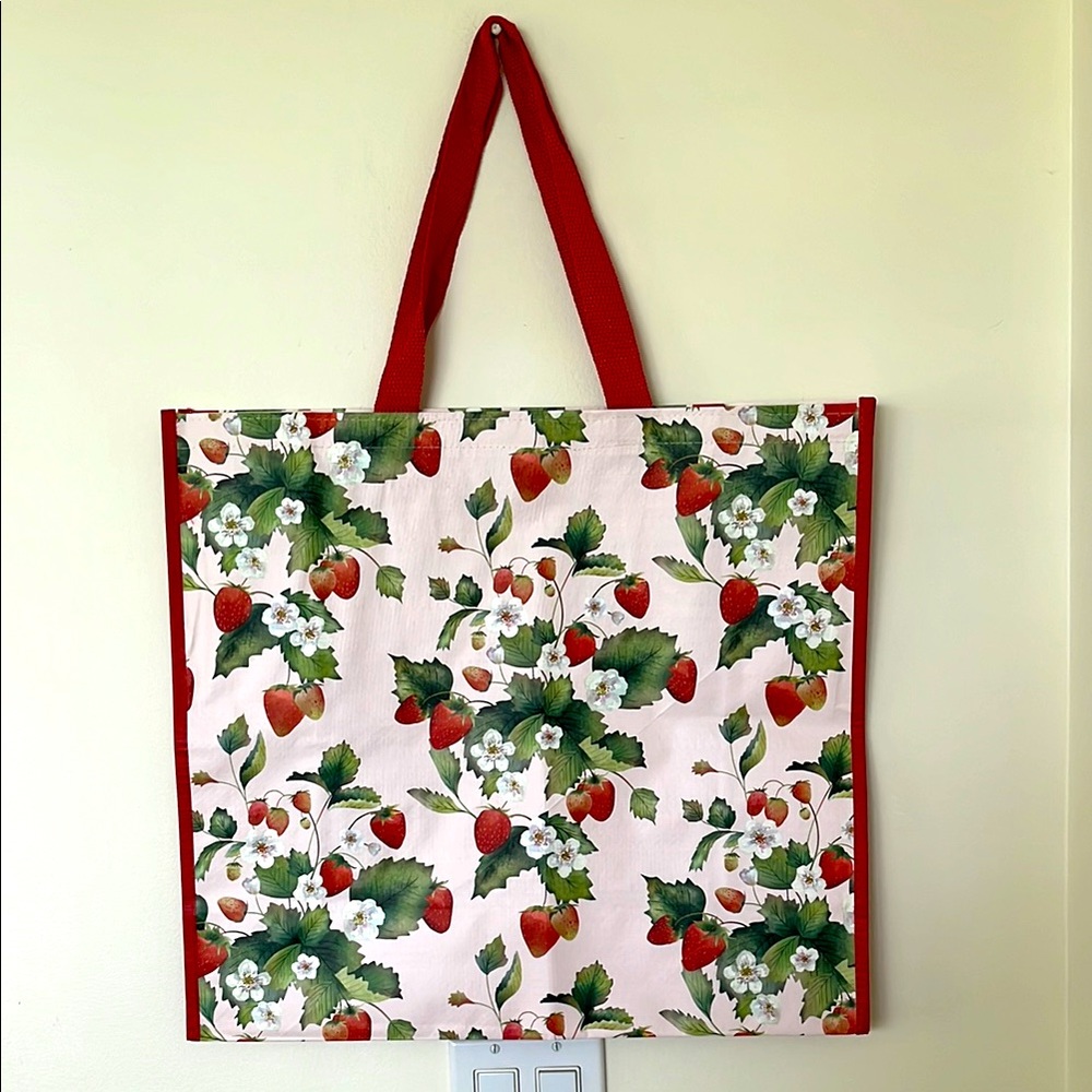 🍓HomeGoods Strawberry Reusable Bag🍓